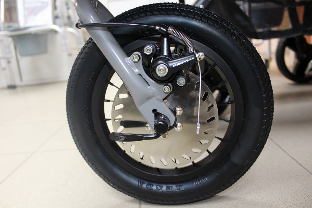 Коляска Special Tomato Jogger_ручной тормоз.JPG